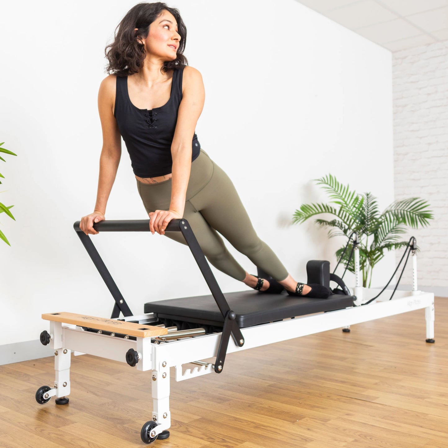 Align Pilates R8-Pro Pilates Reformer – White